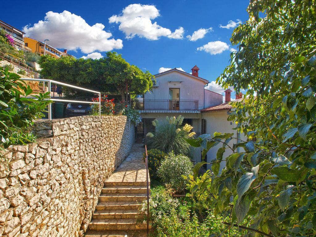 981 Apartment Rabac
