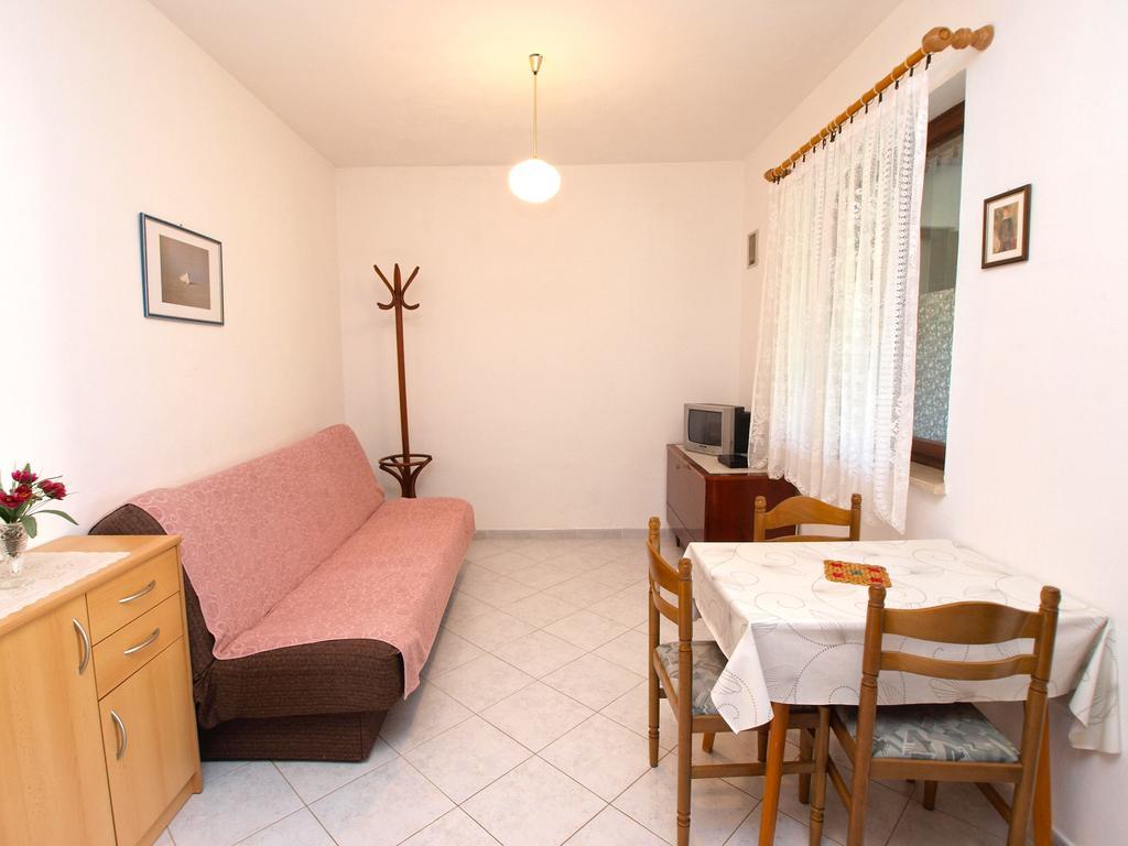 Apartment 981